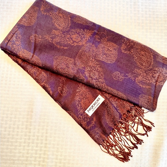 100% Pashmina Scarf Wrap Shawl Purple Paisley Floral Fringe Soft Lightweight - Picture 1 of 4